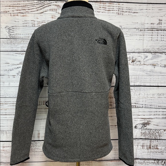 The North Face Charcoal Quarter-Zip Fleece - Picture 4 of 6